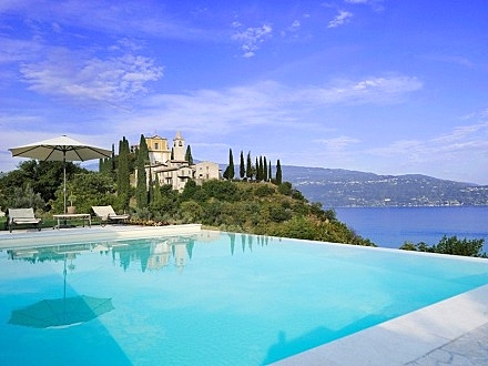 Luxury Villa with Panoramic Lake Garda Views