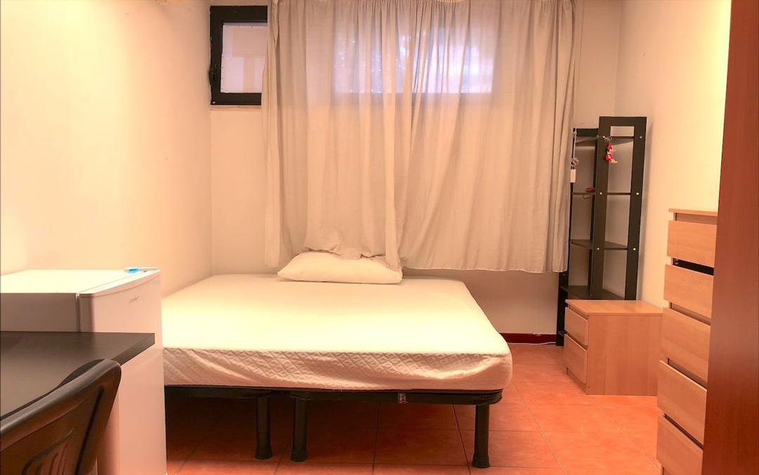 Camera Singola con Letto Matrimoniale e Frigo Privato – Portuense