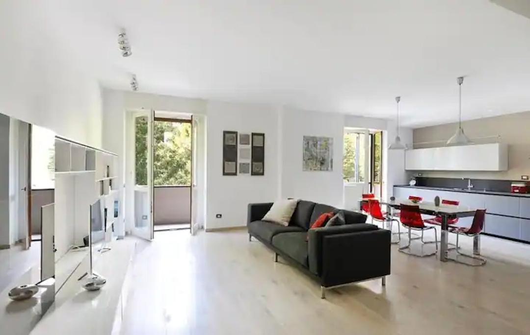 Accogliente Appartamento Moderno nel Quartiere Ticinese, Milano