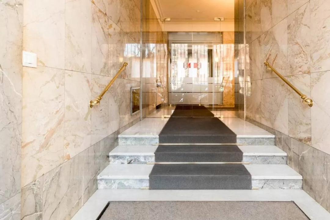 Cozy 1-Bedroom Apartment with Balcony in Milan