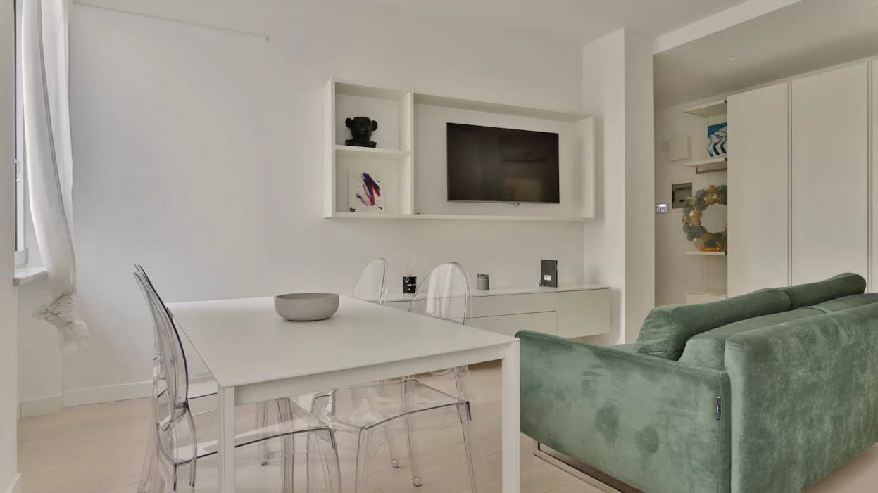 Modern Milanese Retreat with Panoramic Views – Via Adamello